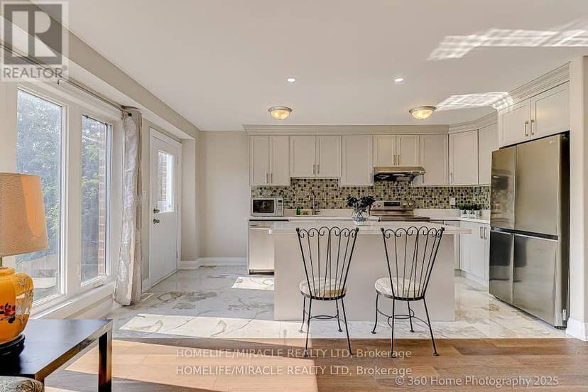 688A Midland Avenue, Toronto, photo 6