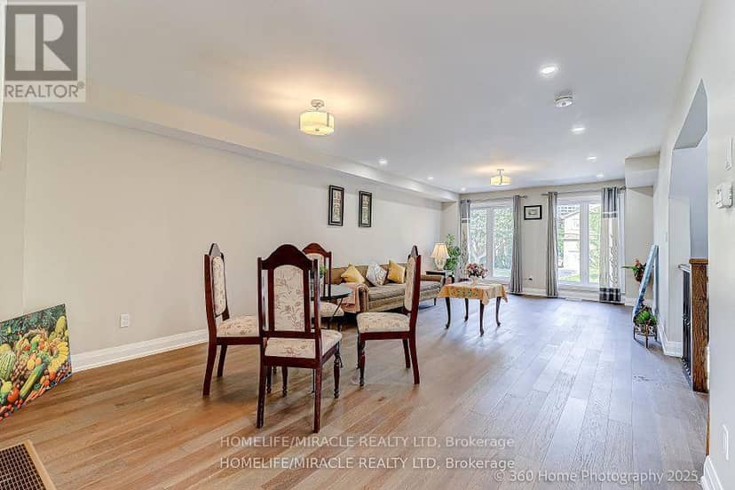 688A Midland Avenue, Toronto, photo 8