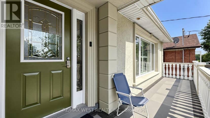 555 McCowan Road — photo 3 of 40