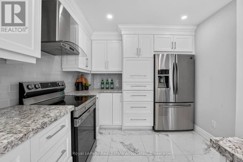 3346 Chartrand Crescent — photo 17 of 40