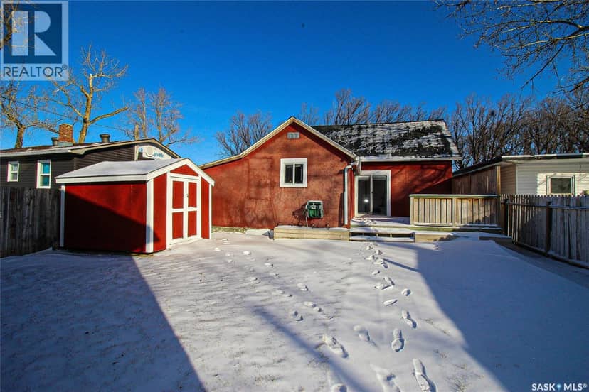 689 2nd Street W — photo 26 of 30