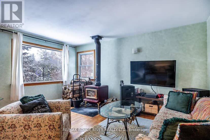 3989 McIntosh Road, Hamilton Township, photo 4