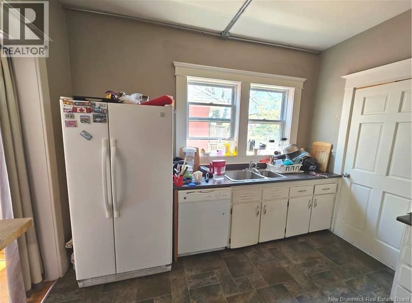 354 Cameron Street — photo 4 of 14