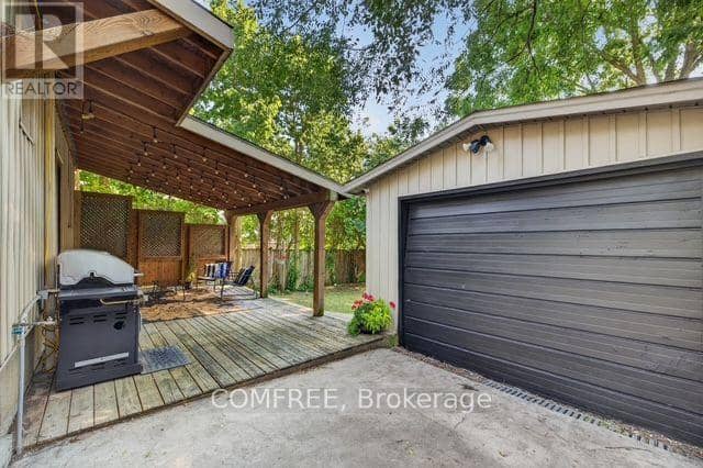 190 Rathowen Street — photo 34 of 40