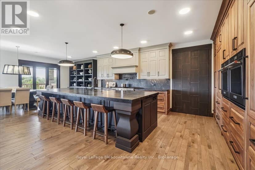 8837 Wellington Road 124 — photo 13 of 40