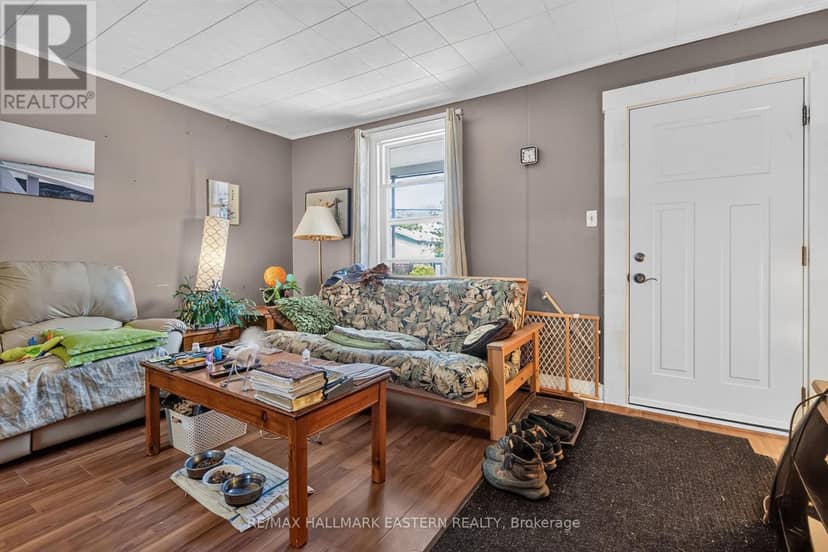 714 Chamberlain Street — photo 9 of 40