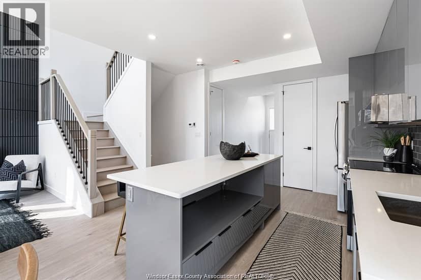2041 Seneca Street — photo 4 of 40