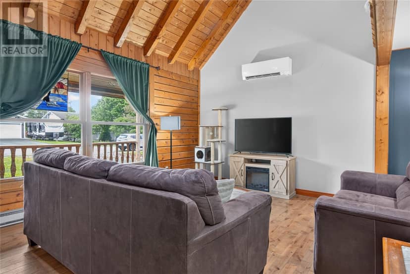 27 Towers Avenue — photo 10 of 22