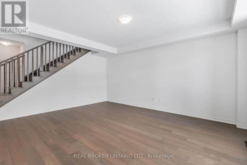 8 Daisy Street — photo 5 of 32