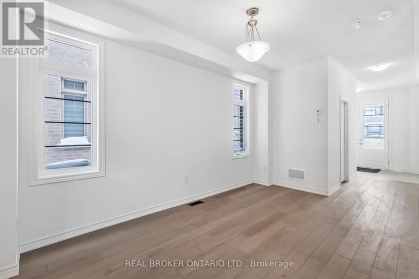 8 Daisy Street — photo 6 of 32