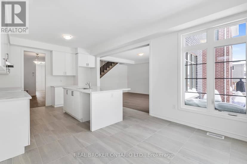 8 Daisy Street — photo 9 of 32