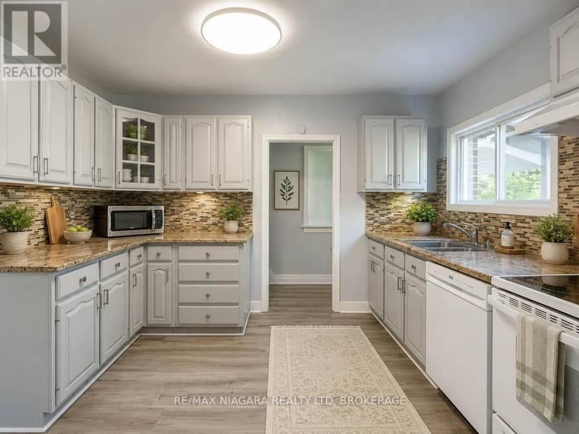 5576 Desson Avenue — photo 16 of 40