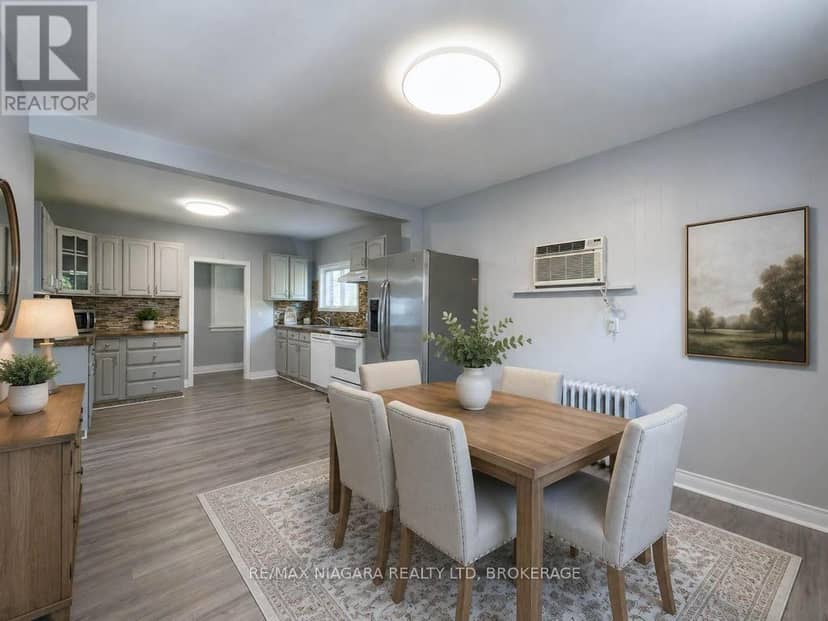 5576 Desson Avenue — photo 8 of 40