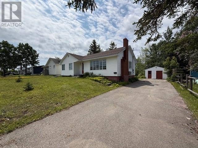 106 Airport Boulevard — photo 2 of 13