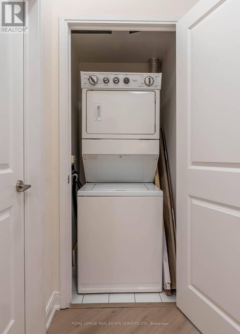 1510 - 80 Absolute Avenue — photo 8 of 15