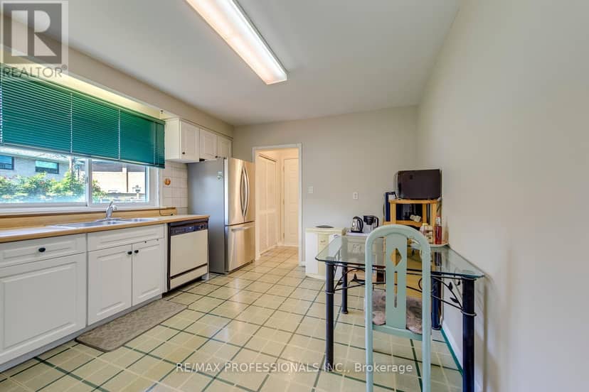256 Wellesworth Drive — photo 10 of 30
