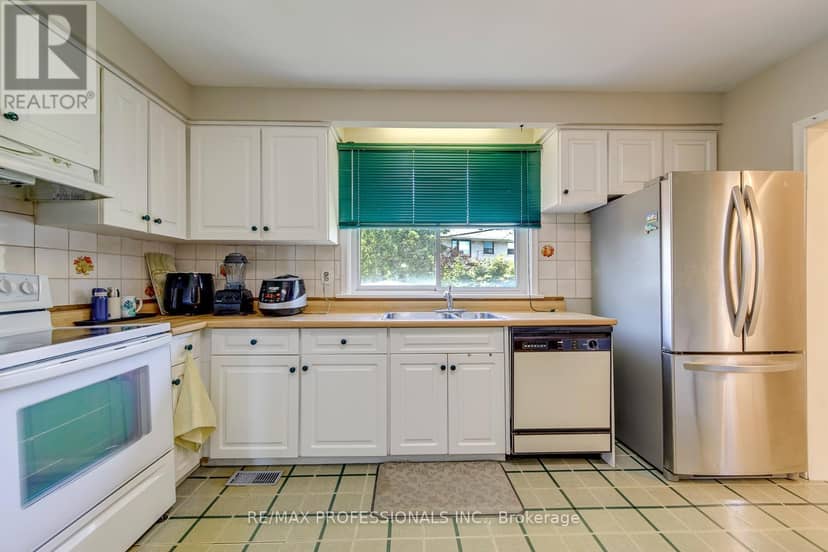 256 Wellesworth Drive — photo 9 of 30