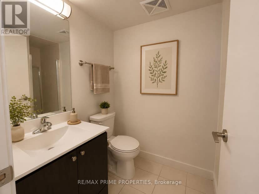 TH69 - 315 Village Green Square — photo 14 of 18