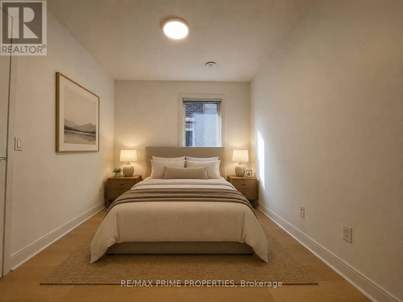 TH69 - 315 Village Green Square — photo 16 of 18