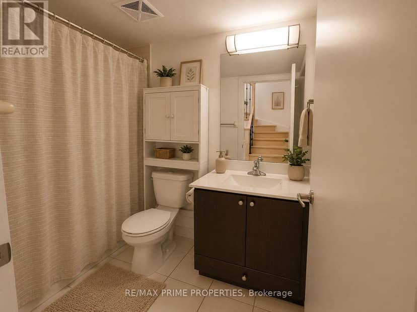 TH69 - 315 Village Green Square — photo 17 of 18
