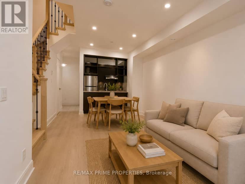 TH69 - 315 Village Green Square, Toronto, photo 5