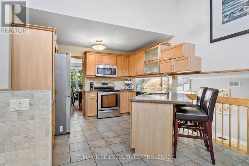 2 Creighton Drive — photo 3 of 40