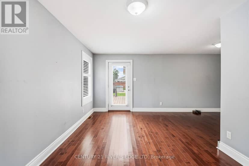 113 Blake's Crescent — photo 20 of 40