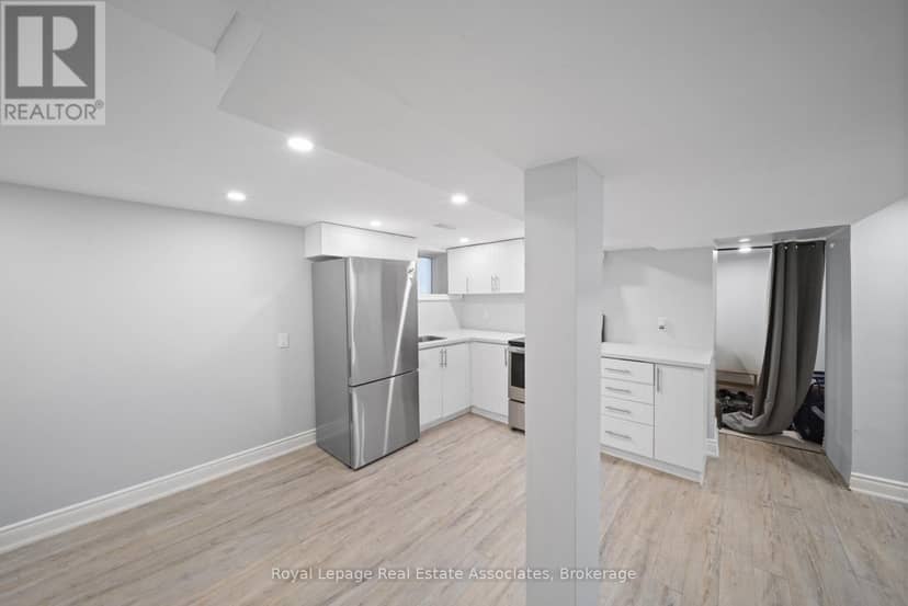 305 Weir Street N — photo 18 of 28