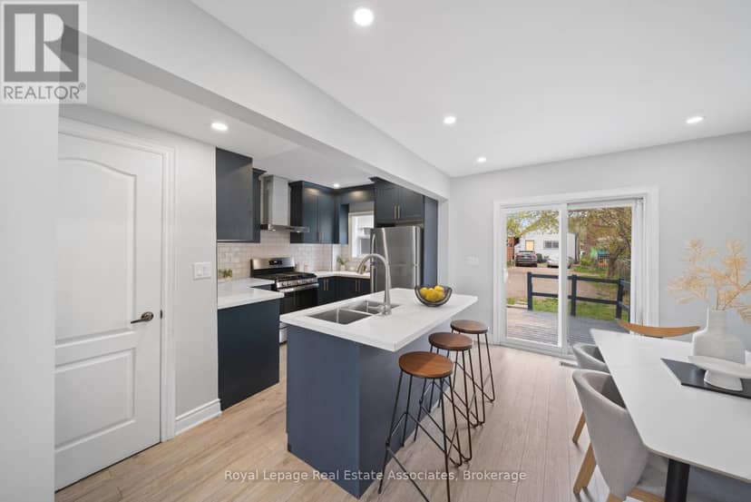 305 Weir Street N — photo 4 of 28