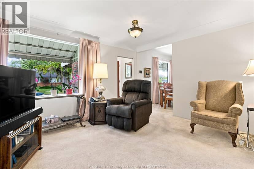 889 Patrice Drive — photo 11 of 32
