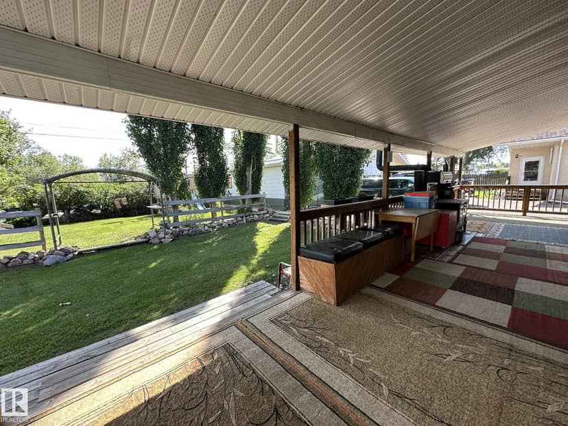5319 44 AV — photo 35 of 40
