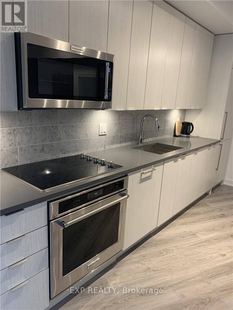 509 - 38 Iannuzzi Street — photo 7 of 40