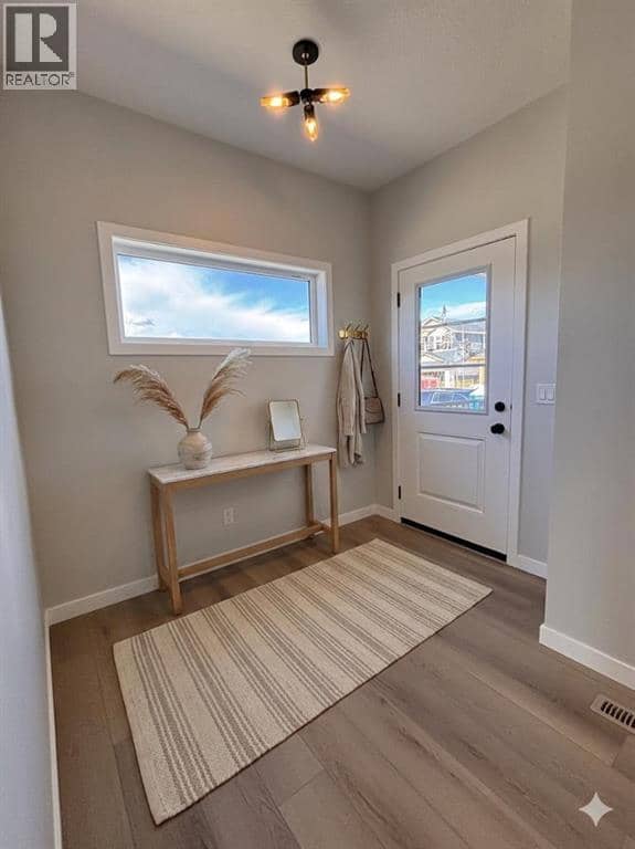 475 Baywater Green SW, Airdrie, photo 2