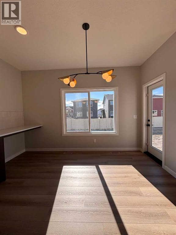 475 Baywater Green SW — photo 13 of 28