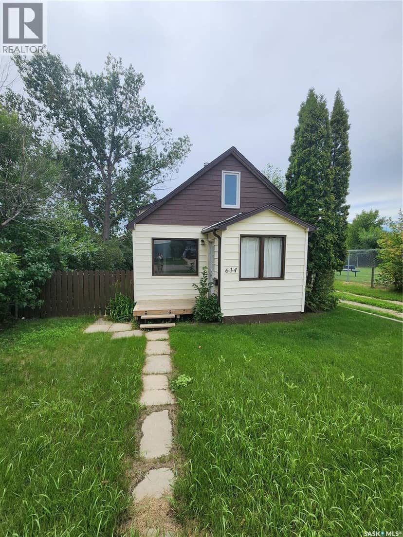 634 2nd STREET, Estevan, photo 2