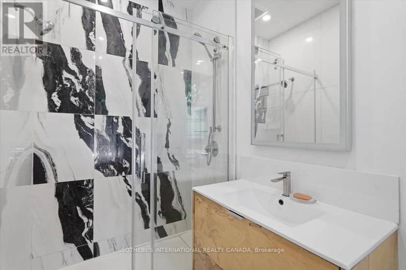 33 Rose Avenue — photo 20 of 40