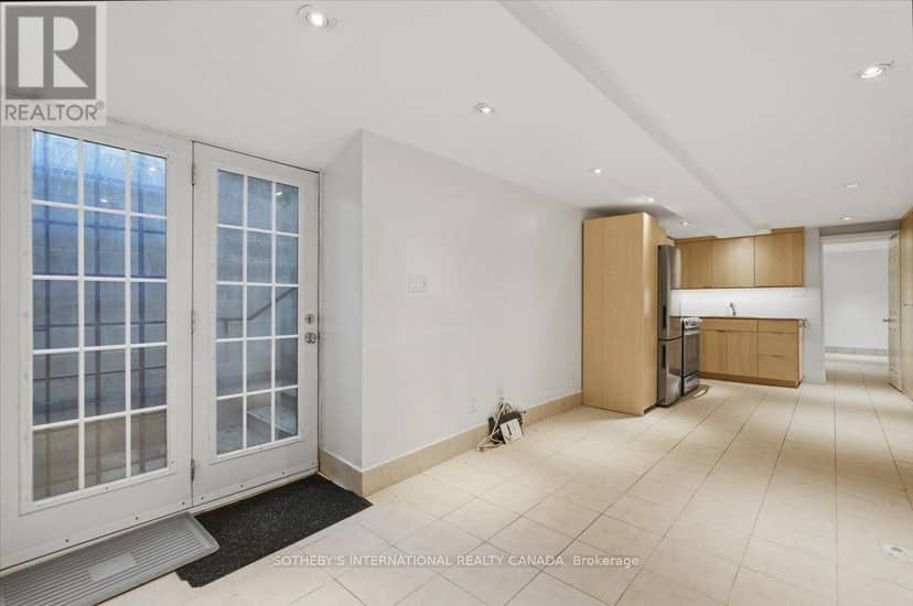 33 Rose Avenue — photo 32 of 40