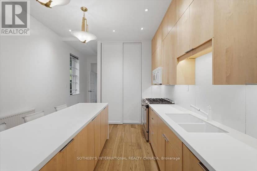 33 Rose Avenue — photo 9 of 40