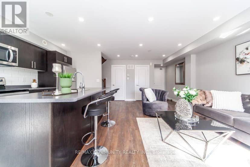 2322 - 20 Westmeath Lane — photo 16 of 40