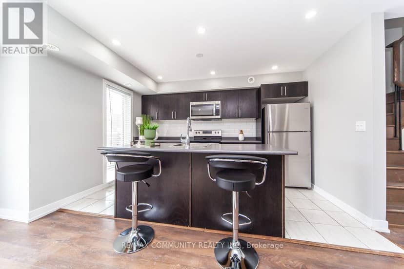 2322 - 20 Westmeath Lane — photo 20 of 40