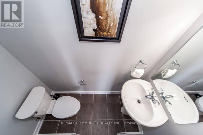 2322 - 20 Westmeath Lane — photo 25 of 40