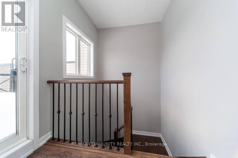 2322 - 20 Westmeath Lane — photo 36 of 40