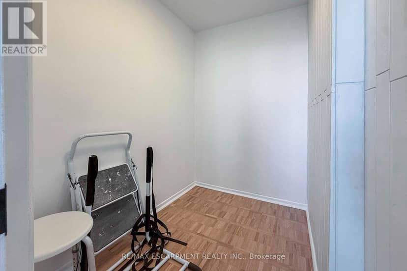 2804 - 3650 Kaneff Crescent — photo 24 of 28