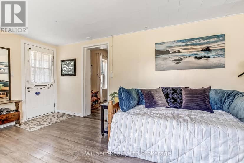 17 Potters Road — photo 6 of 40