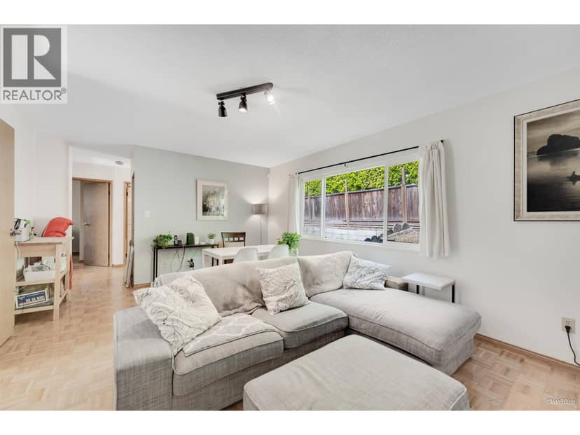 Back unit 8607 SELKIRK STREET, Vancouver, photo 2
