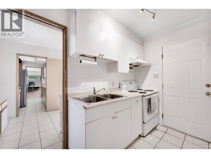 Back unit 8607 SELKIRK STREET, Vancouver, photo 6
