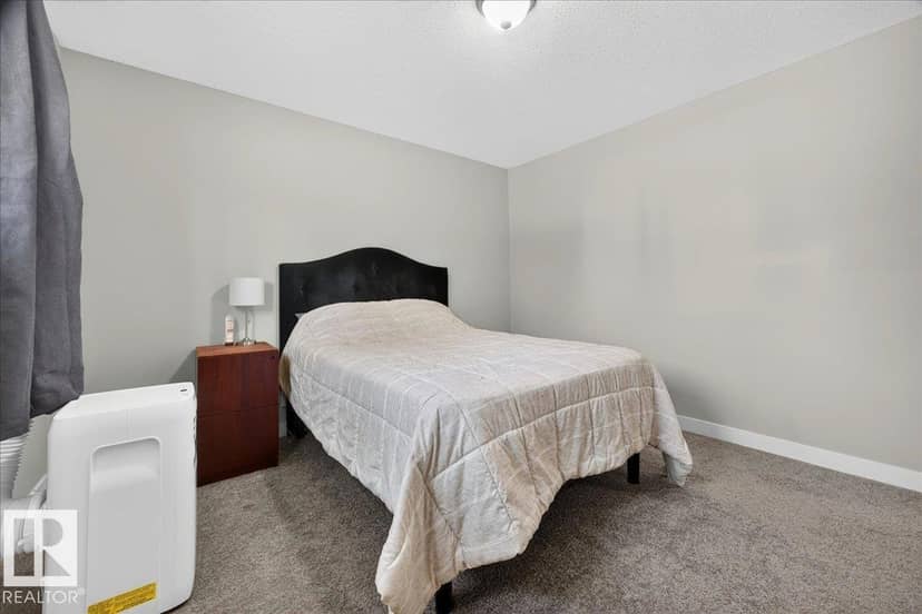 5325 46 ST — photo 28 of 40