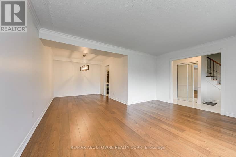 2565 Windjammer Road — photo 9 of 40