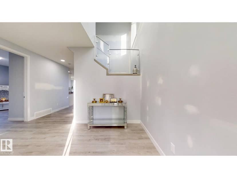 215 Glenridding Ravine Rd SW, Edmonton, photo 2