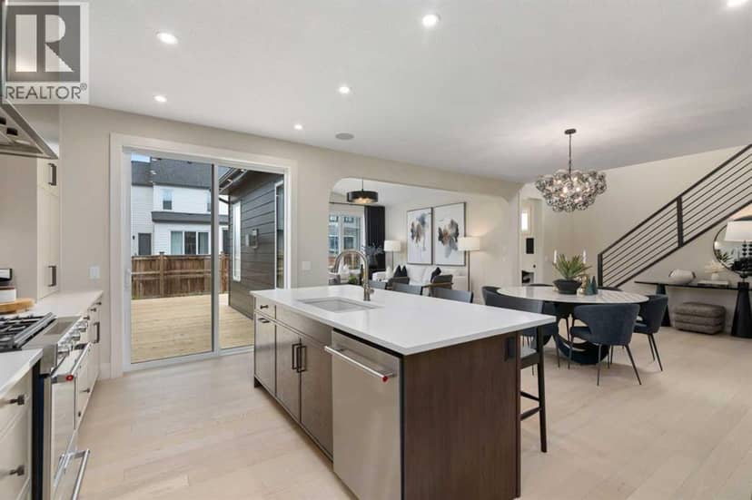 364 Greenwich Drive NW — photo 10 of 40